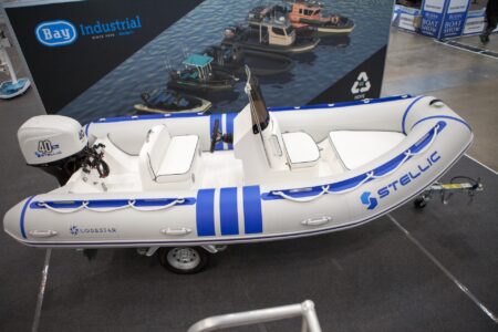 LODESTAR RIB 460 W/CONSOLE JR114 & SEAT